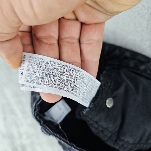 FOREVER 21 Mom Shorts Womens Size S Black Embroidered Strawberries High Rise - Picture 10 of 10